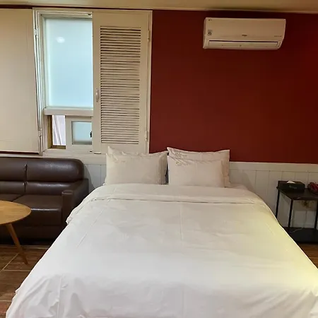 Sixty Hotel