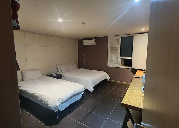 식스티 호텔 *